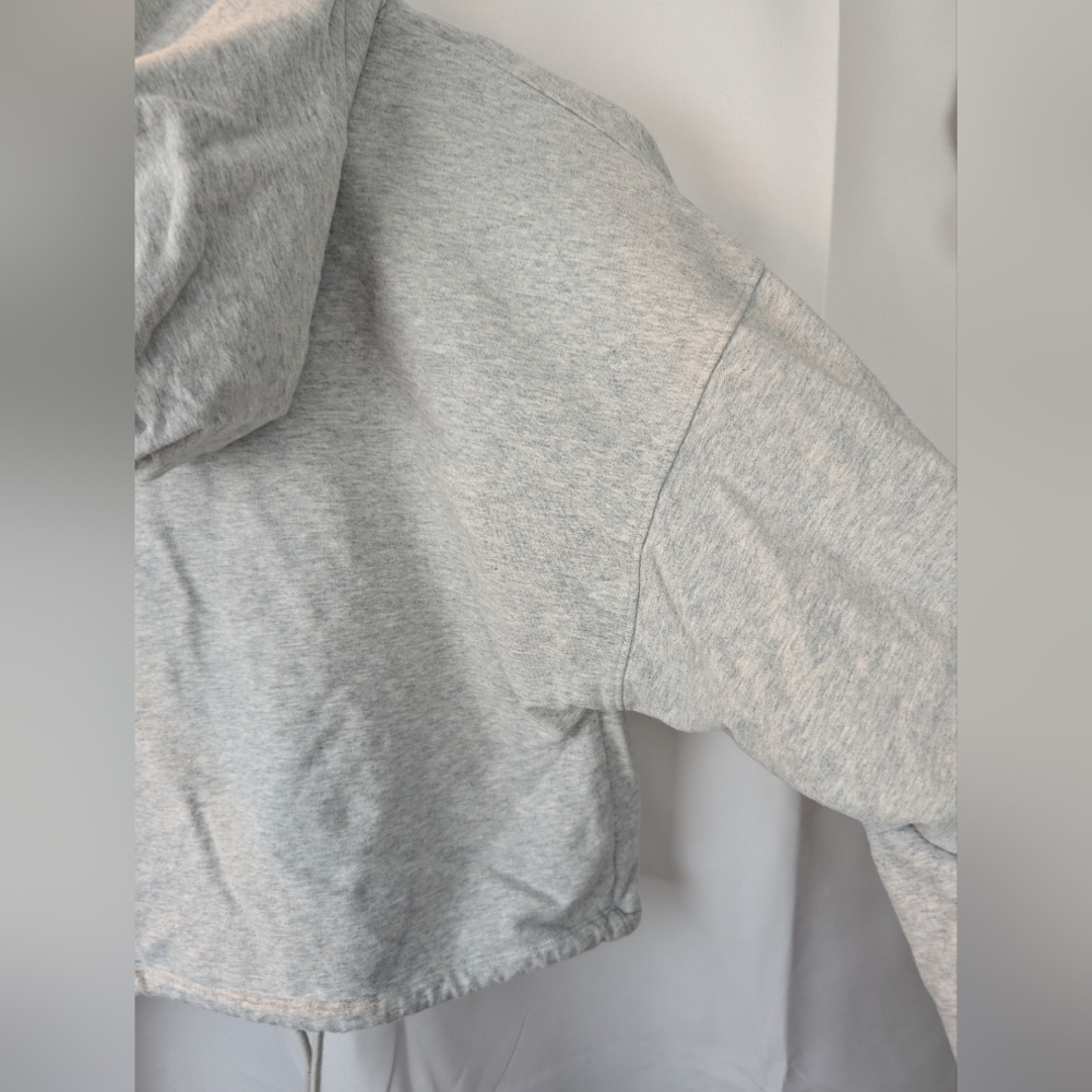 Aritzia Babaton Weekender Cropped Hoodie Light Grey size S in VGUC - Picture 11 of 11